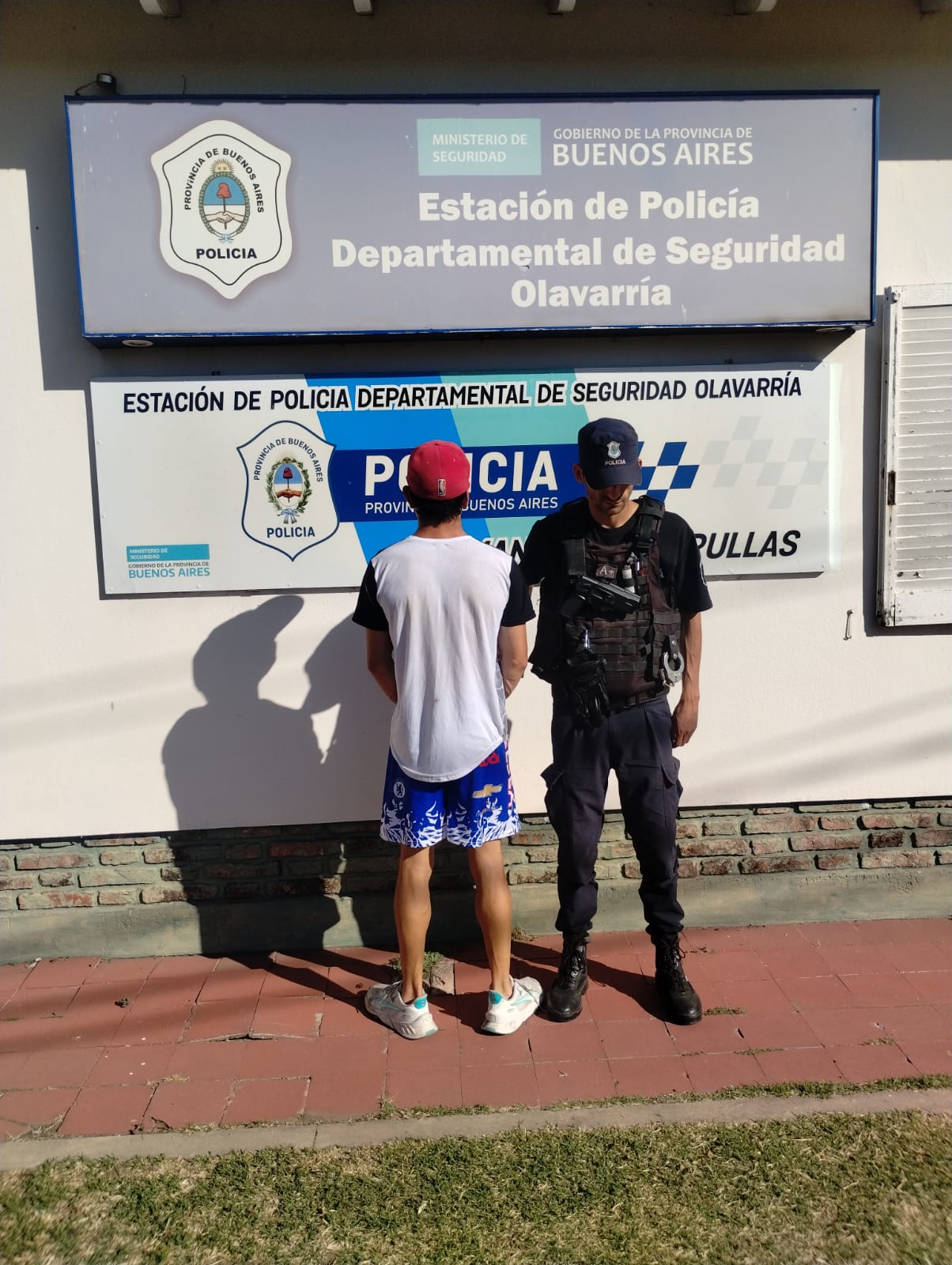 Detenido por desobedecer orden relacionada con su hermana.