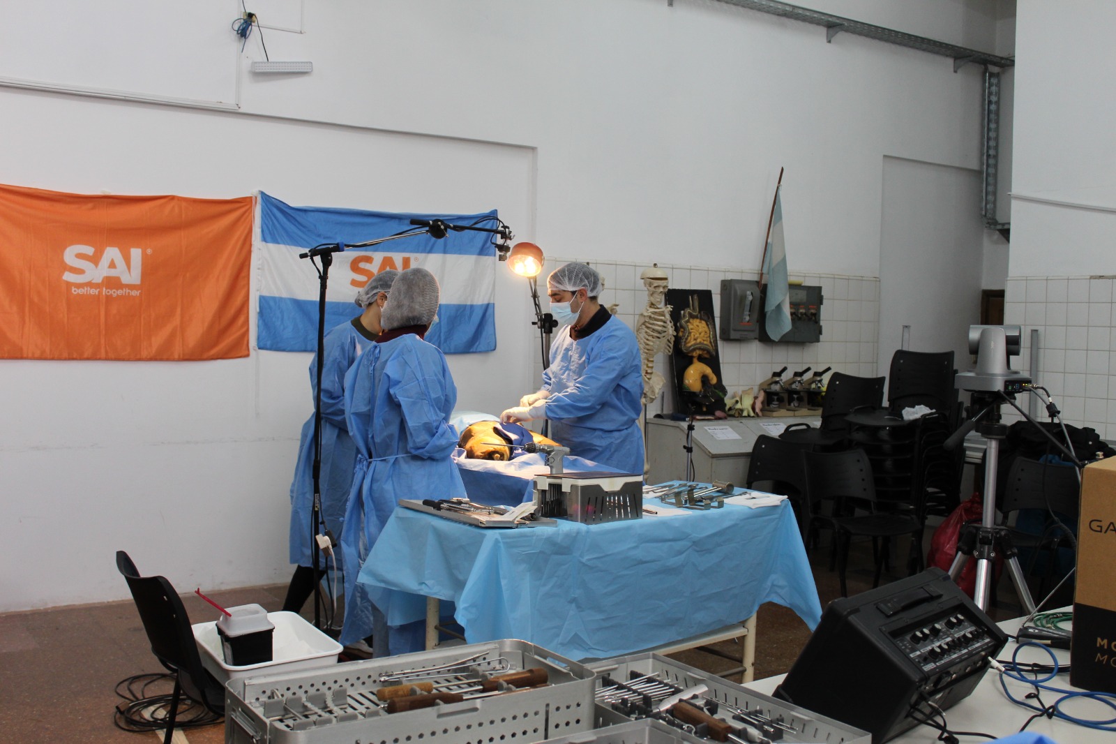 MÁS DE 150 PROFESIONALES Y ESTUDIANTES PARTICIPARON DE UNA CAPACITACIÓN EN TRAUMATOLOGÍA EN LA UNICEN.