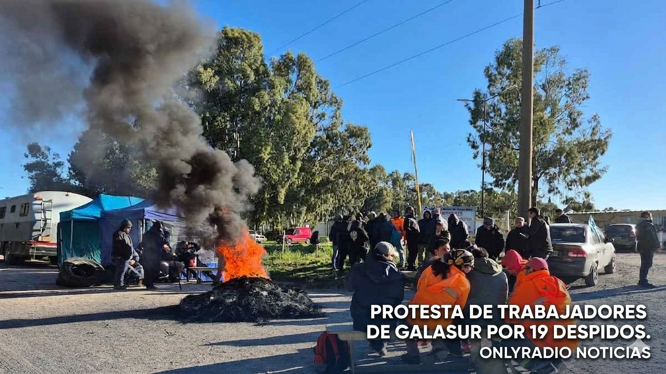 PROTESTA DE TRABAJADORES DE GALASUR POR 19 DESPIDOS.