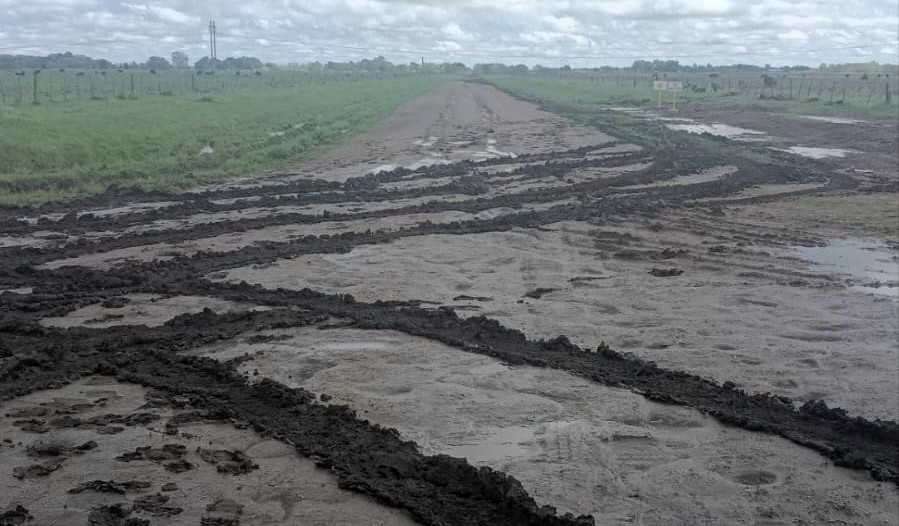 INFRACCIONARON A TRES CONDUCTORES POR CIRCULAR POR CAMINOS VECINALES TRAS LAS LLUVIAS
