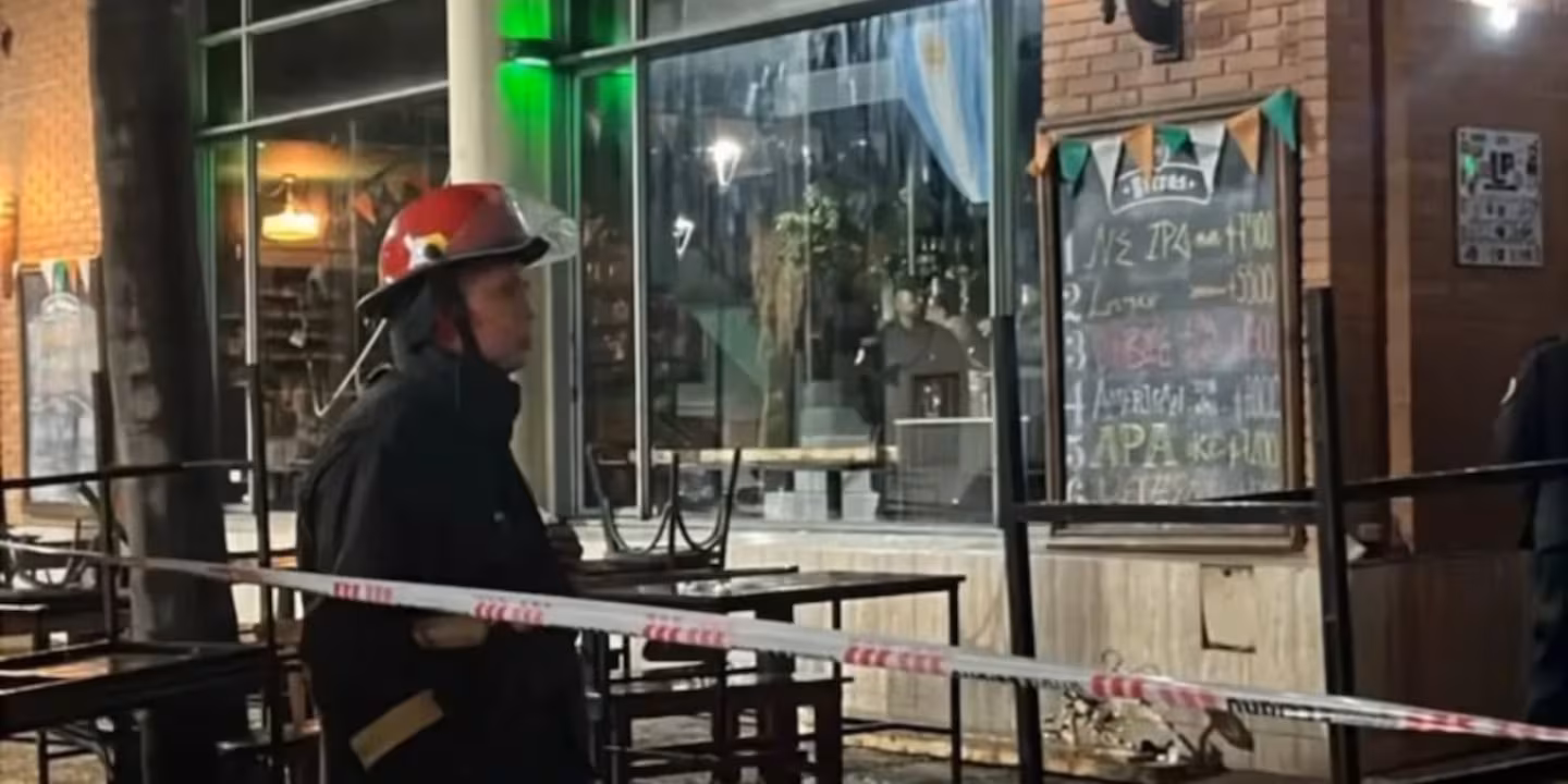 SE DERRUMBÓ UN ENTREPISO DURANTE UN CUMPLEAÑOS: HAY AL MENOS 15 HERIDOS.